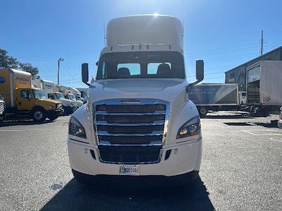 Used 2019 Freightliner Cascadia Detroit DD15AT Semi Truck for sale #268836 - photo 2