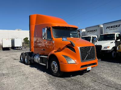 Used 2019 Volvo VNR Volvo D13 Semi Truck for sale #268871 - photo 1