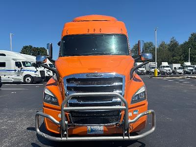 Used 2019 Freightliner Cascadia Detroit DD13 Semi Truck with Sleeper Cab for sale #268882 - photo 2