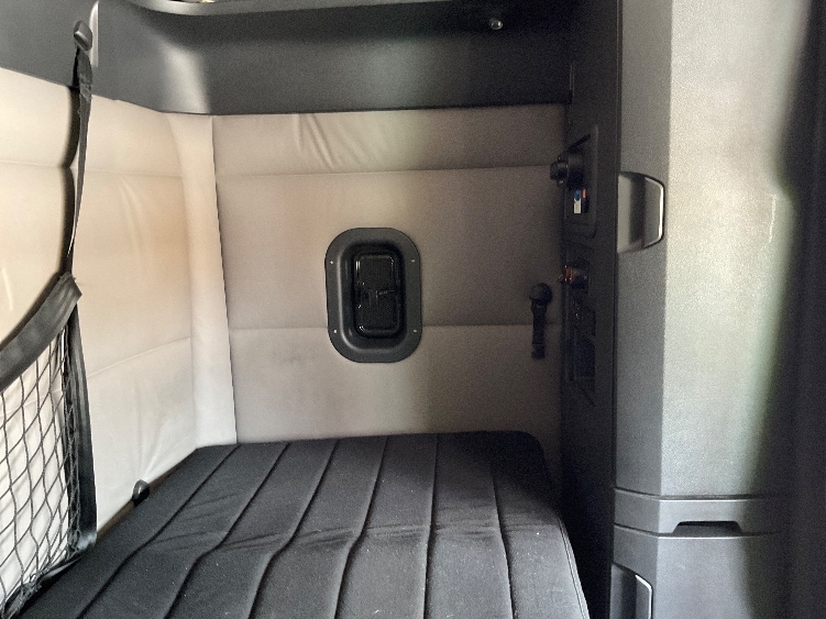 Used 2019 Freightliner Cascadia - photo 20