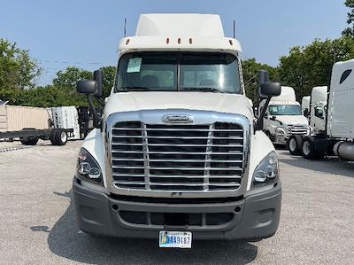 Used 2020 Freightliner Cascadia Cummins X15 Semi Truck for sale #269990 - photo 2