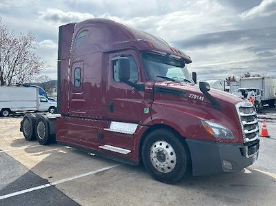 Used 2019 Freightliner Cascadia - photo 1