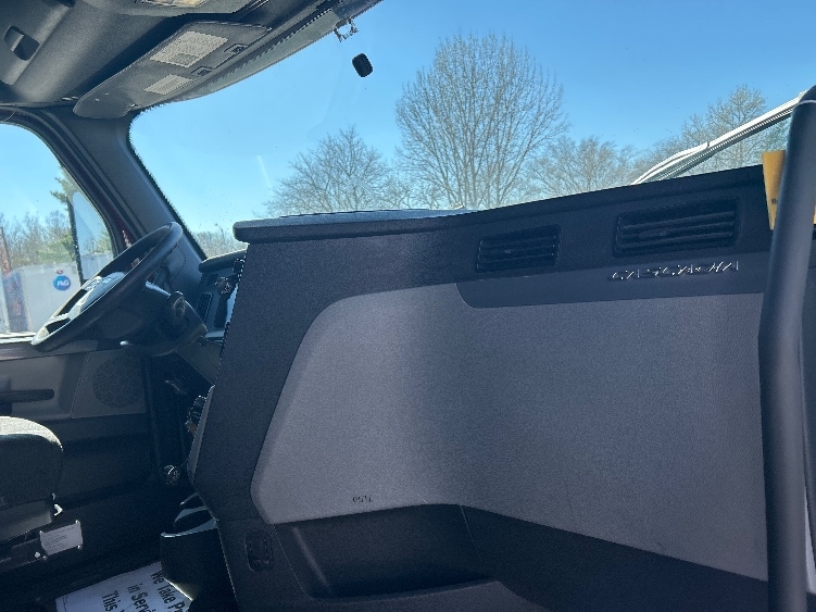 Used 2019 Freightliner Cascadia - photo 17