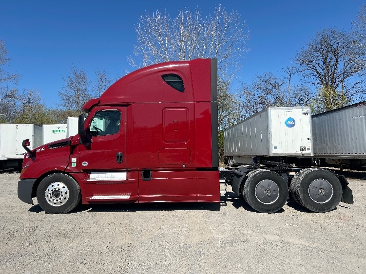 Used 2019 Freightliner Cascadia - photo 6