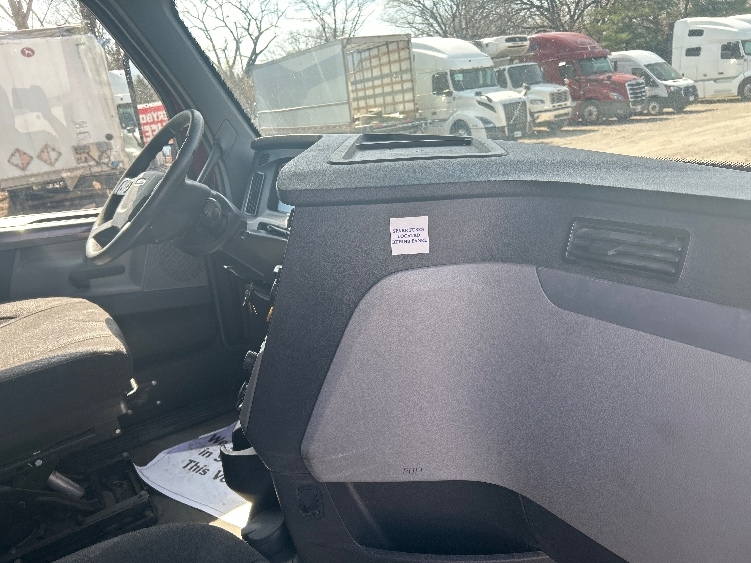 Used 2019 Freightliner Cascadia - photo 17