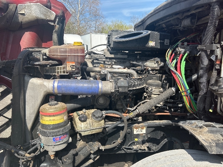 Used 2019 Freightliner Cascadia - photo 23
