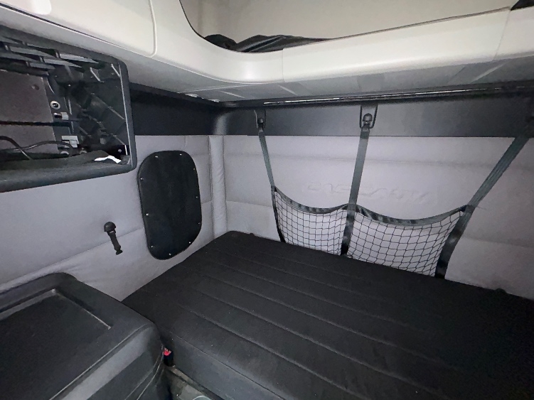 Used 2019 Freightliner Cascadia - photo 20