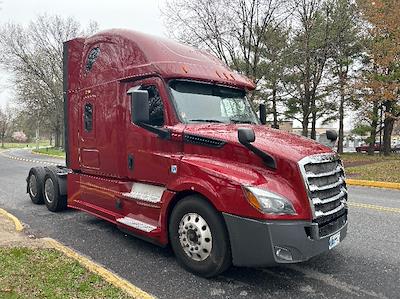 Used 2019 Freightliner Cascadia - photo 1