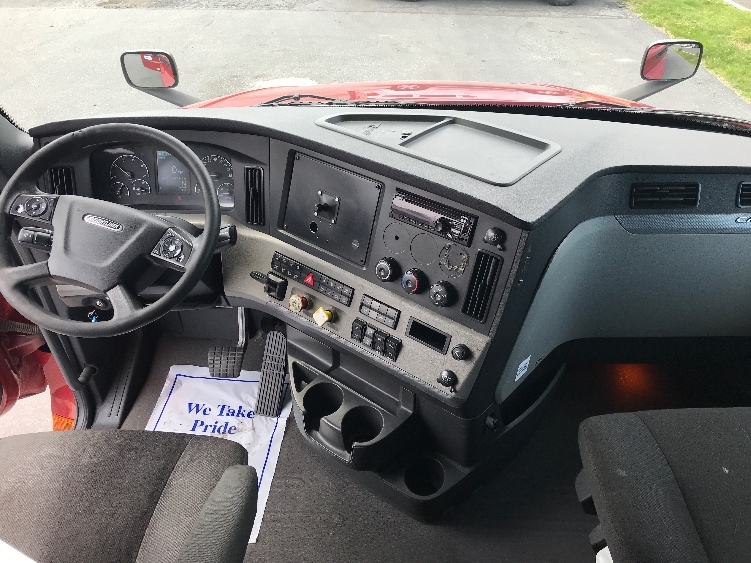 Used 2019 Freightliner Cascadia - photo 14