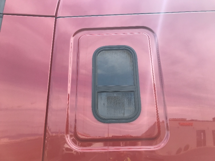 Used 2019 Freightliner Cascadia - photo 24
