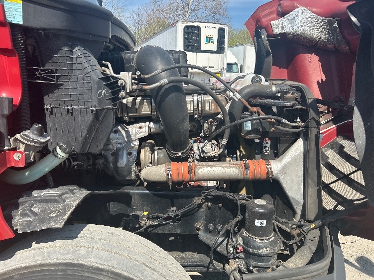 Used 2019 Freightliner Cascadia - photo 22