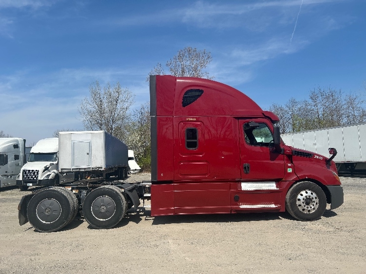 Used 2019 Freightliner Cascadia - photo 10