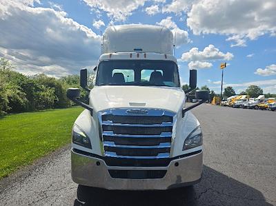 Used 2019 Freightliner Cascadia Detroit DD15AT Semi Truck for sale #270263 - photo 2