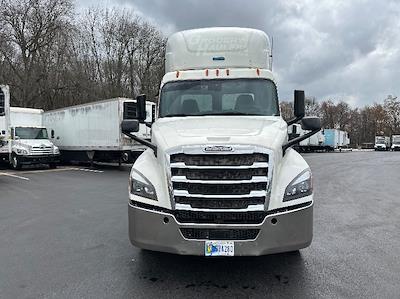 Used 2019 Freightliner Cascadia Detroit DD15AT Semi Truck for sale #270269 - photo 2