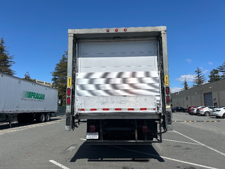 Used 2017 Freightliner M2 106 - photo 9