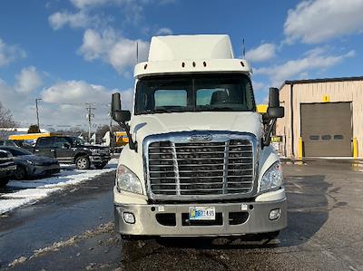Used 2020 Freightliner Cascadia Detroit DD13 Semi Truck for sale #270756 - photo 2