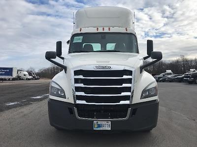 Used 2020 Freightliner Cascadia Detroit DD15AT Semi Truck for sale #270845 - photo 2