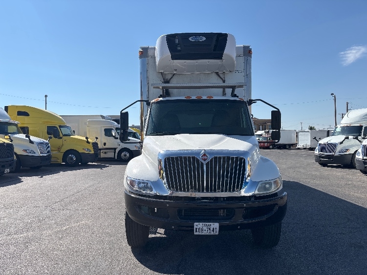 Used 2020 International MV - photo 2