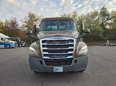 Used 2020 Freightliner Cascadia Detroit DD13 Semi Truck for sale #272810 - photo 2