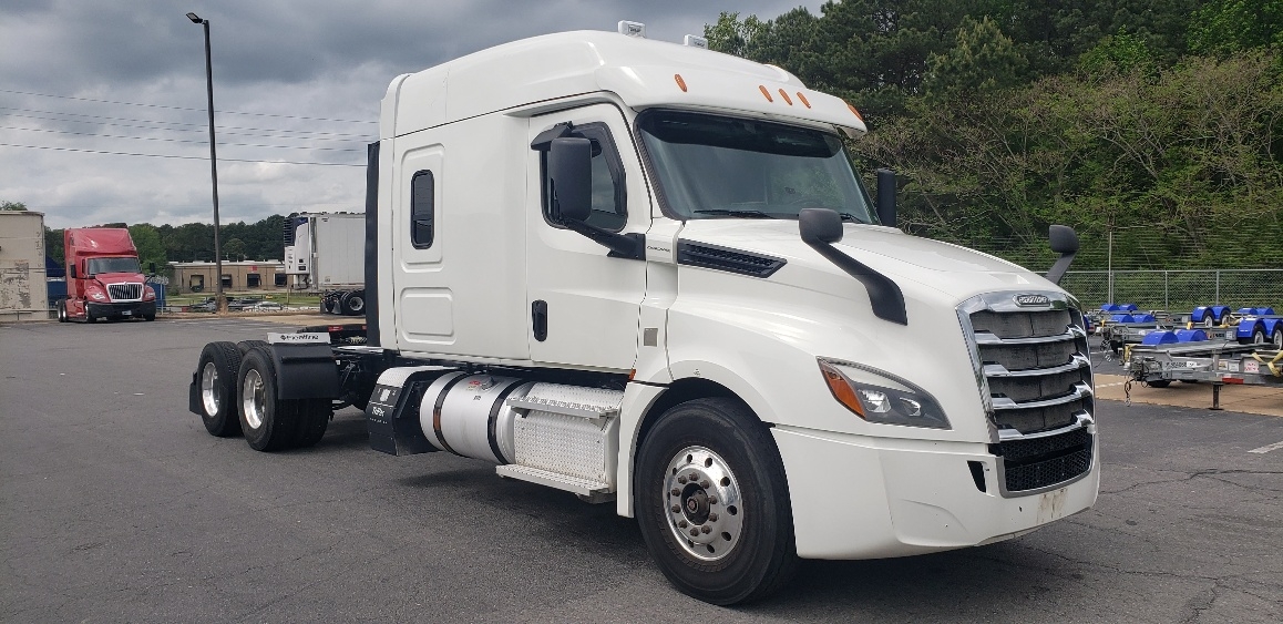 Used 2020 Freightliner Cascadia - photo 1