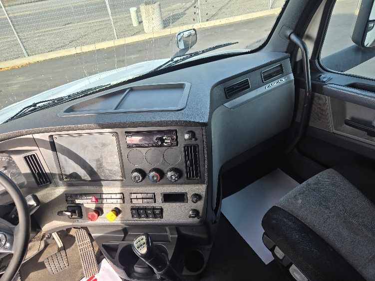Used 2020 Freightliner Cascadia - photo 14