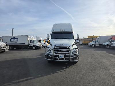 Used 2020 Freightliner Cascadia - photo 1