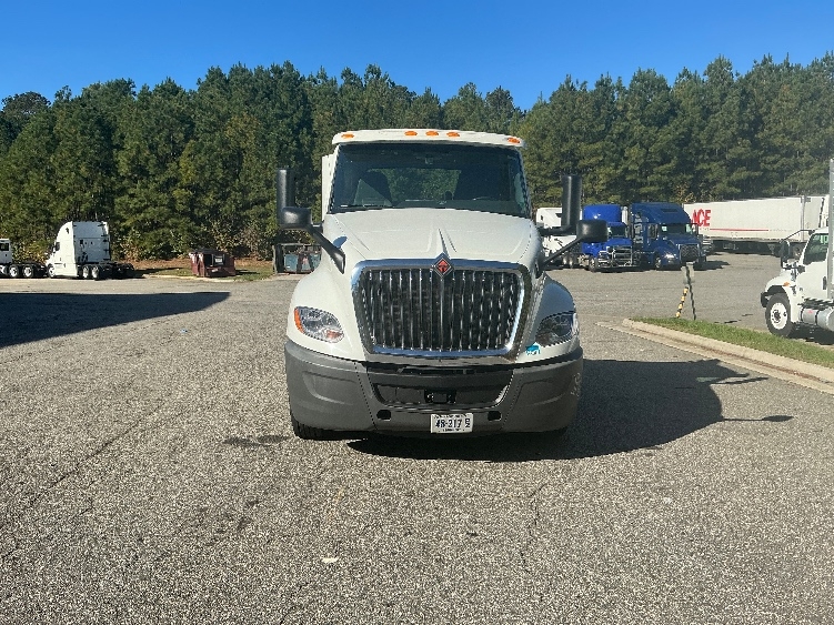 Used 2019 International LT - photo 2