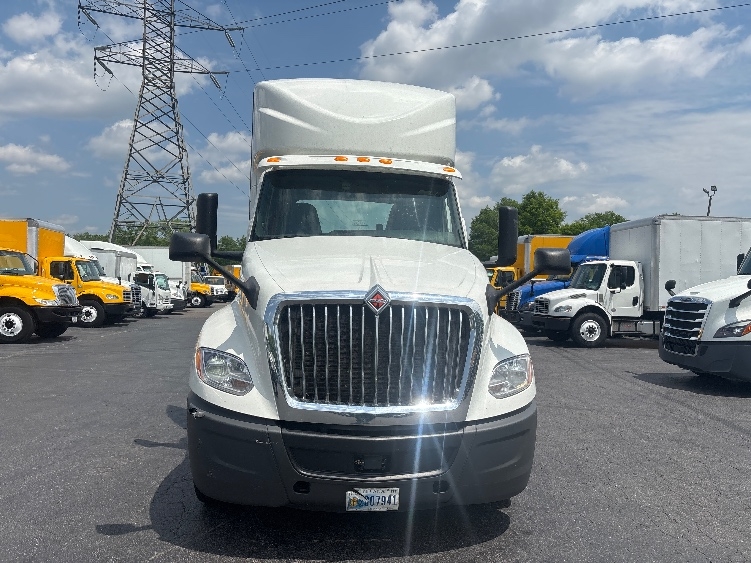 Used 2019 International LT - photo 2