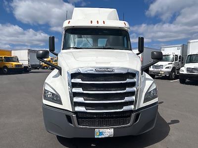 Used 2020 Freightliner Cascadia Detroit DD13 Semi Truck for sale #274721 - photo 2