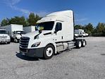 Used 2020 Freightliner Cascadia Detroit DD15AT Semi Truck with Sleeper Cab for sale #274835 - photo 3