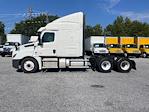 Used 2020 Freightliner Cascadia Detroit DD15AT Semi Truck with Sleeper Cab for sale #274835 - photo 4