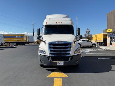 Used 2020 Freightliner Cascadia Detroit DD15AT Semi Truck with Sleeper Cab for sale #274841 - photo 2