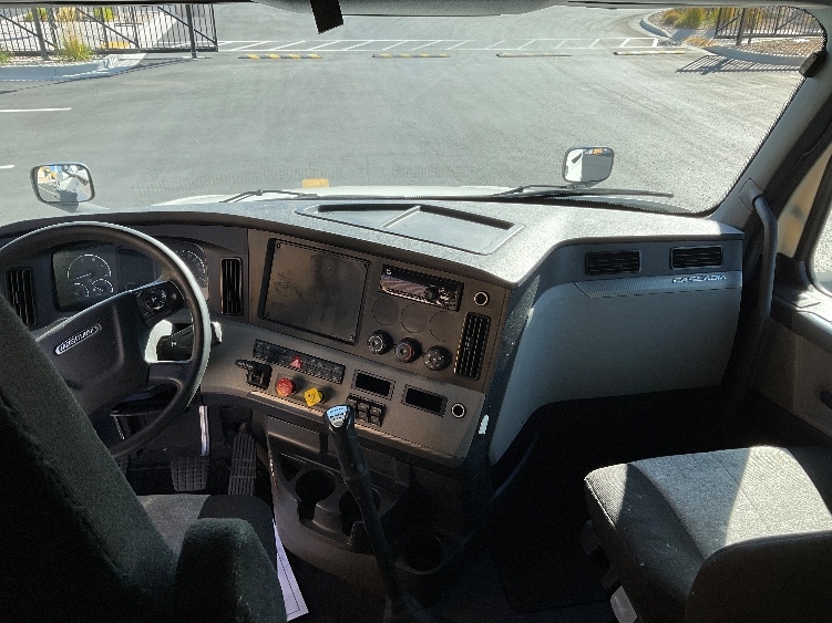 Used 2020 Freightliner Cascadia - photo 14