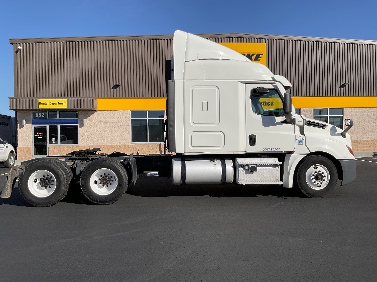 Used 2020 Freightliner Cascadia - photo 10