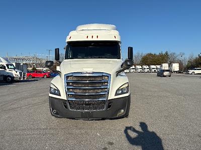 Used 2020 Freightliner Cascadia Detroit DD15AT Semi Truck with Sleeper Cab for sale #274843 - photo 2