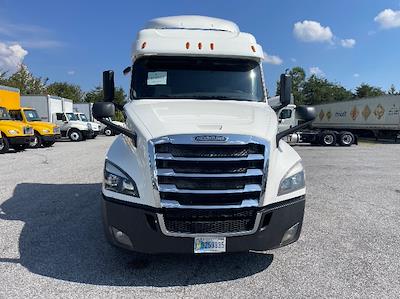 Used 2020 Freightliner Cascadia Detroit DD15AT Semi Truck with Sleeper Cab for sale #274844 - photo 2