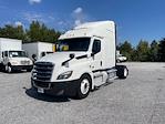 Used 2020 Freightliner Cascadia Detroit DD15AT Semi Truck with Sleeper Cab for sale #274844 - photo 3