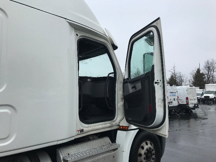 Used 2020 Freightliner Cascadia - photo 15