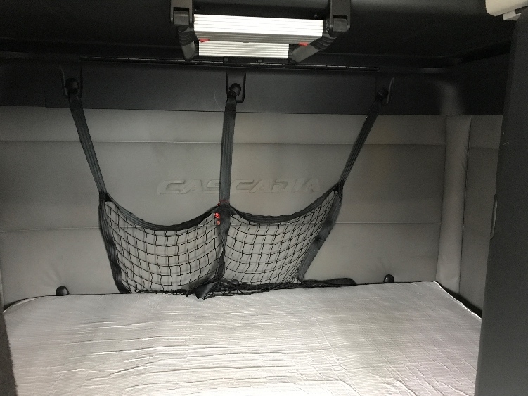 Used 2020 Freightliner Cascadia - photo 18