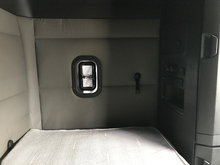 Used 2020 Freightliner Cascadia - photo 20