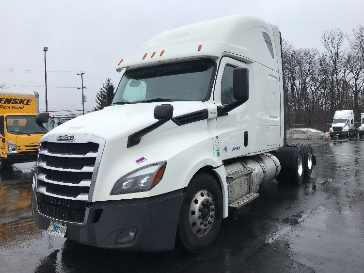 Used 2020 Freightliner Cascadia - photo 5