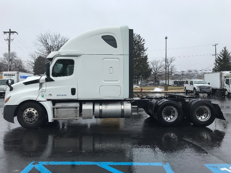 Used 2020 Freightliner Cascadia - photo 6