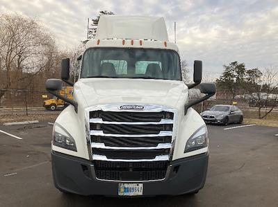 Used 2019 Freightliner Cascadia Detroit DD13 Semi Truck for sale #274902 - photo 2