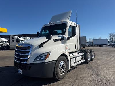 Used 2019 Freightliner Cascadia Detroit DD13 Semi Truck for sale #274919 - photo 2
