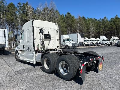 Used 2020 Freightliner Cascadia - photo 1
