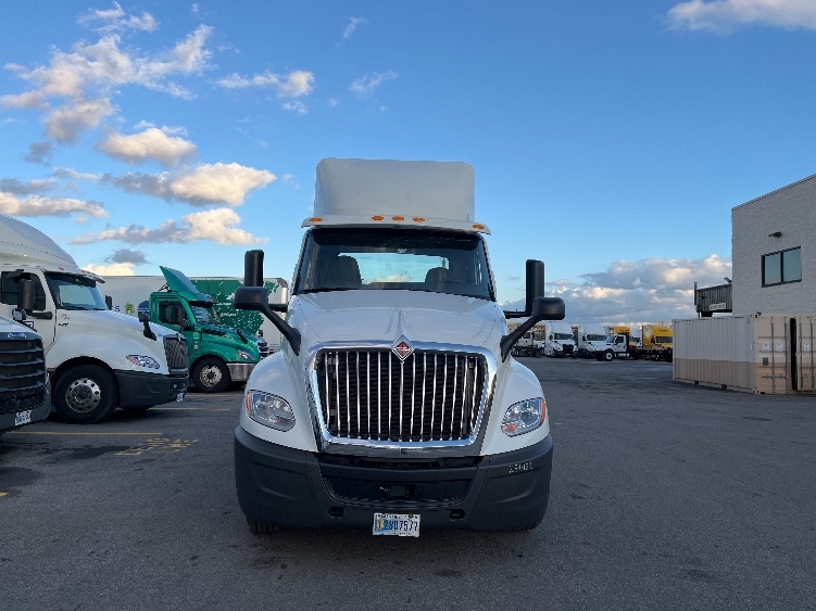 Used 2019 International LT - photo 2