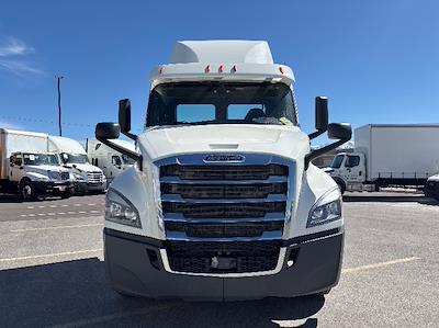 Used 2018 Freightliner Cascadia - photo 1