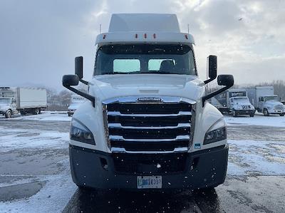 Used 2018 Freightliner Cascadia - photo 1