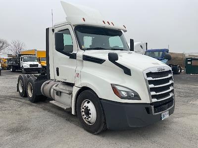 Used 2018 Freightliner Cascadia - photo 1