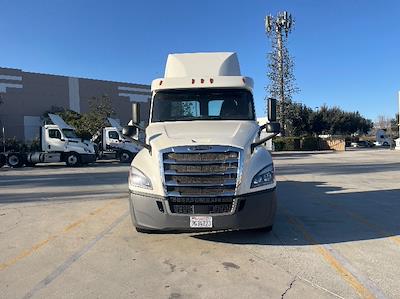 Used 2018 Freightliner Cascadia - photo 1